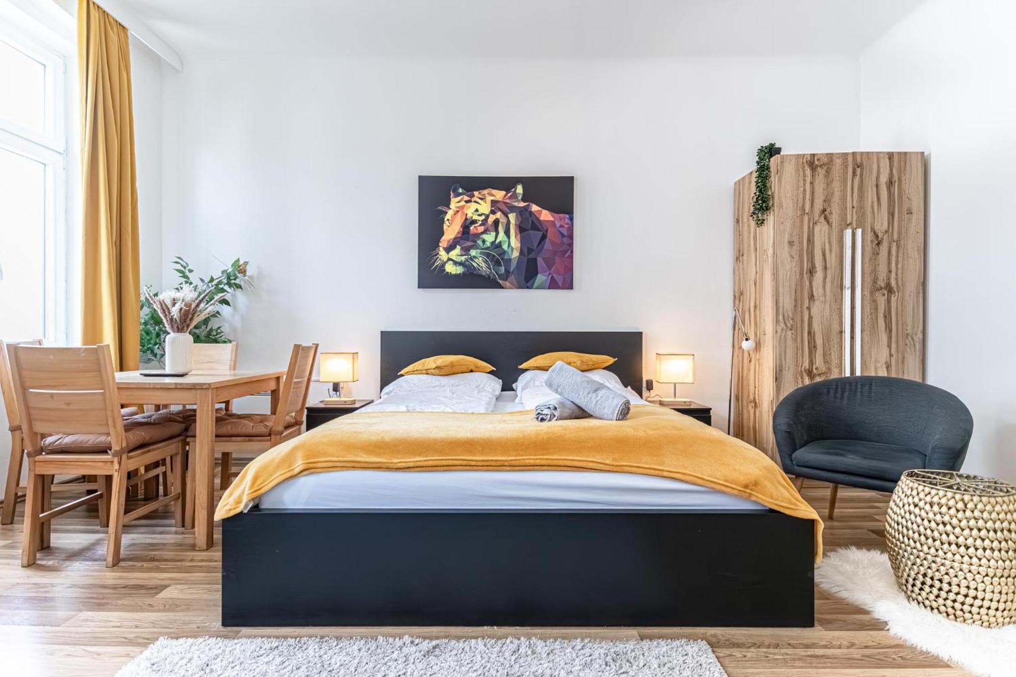 Explore Vienna: 1Br Retreat Near Westbahnhof Ngoại thất bức ảnh