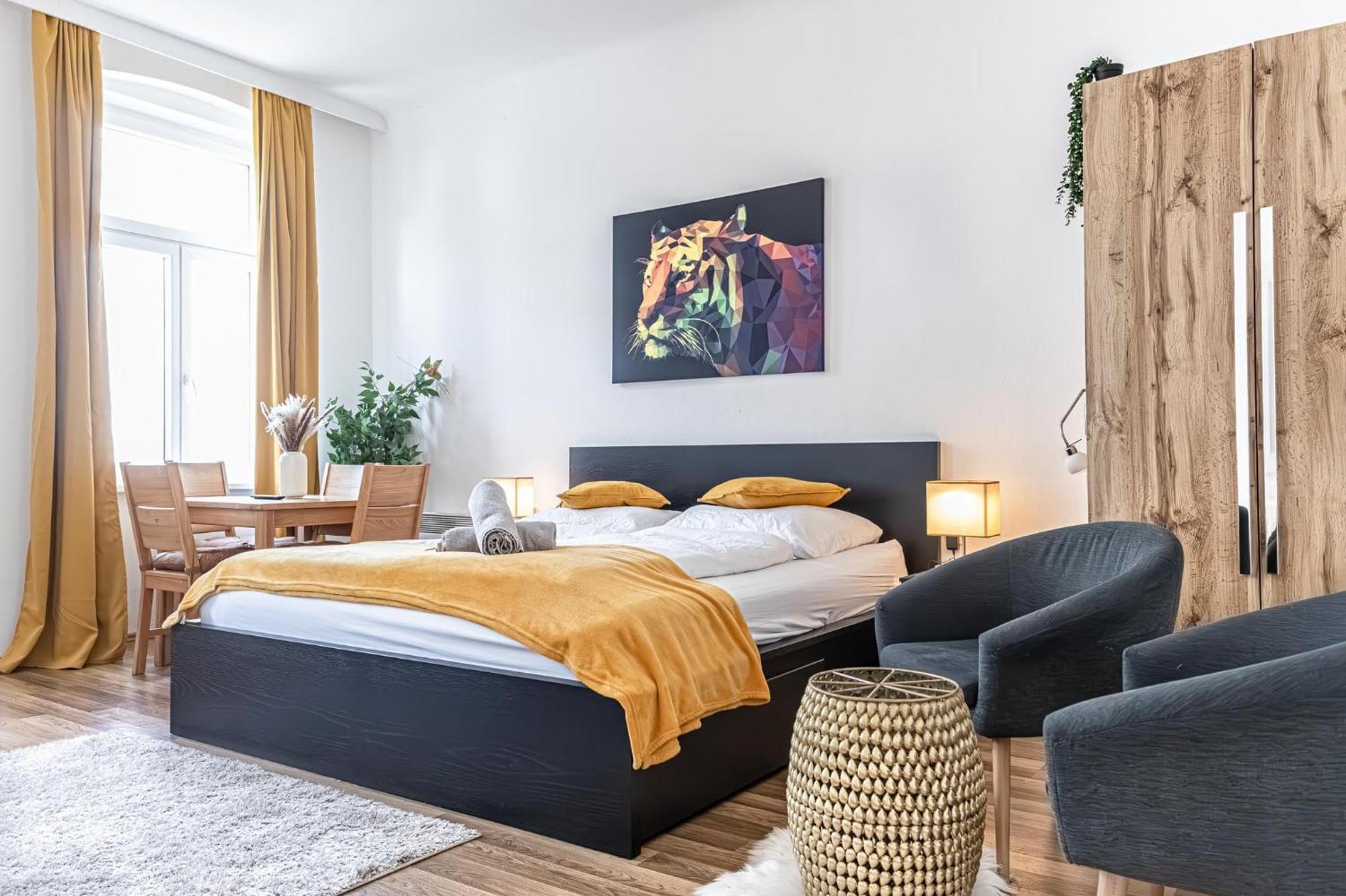 Explore Vienna: 1Br Retreat Near Westbahnhof Ngoại thất bức ảnh
