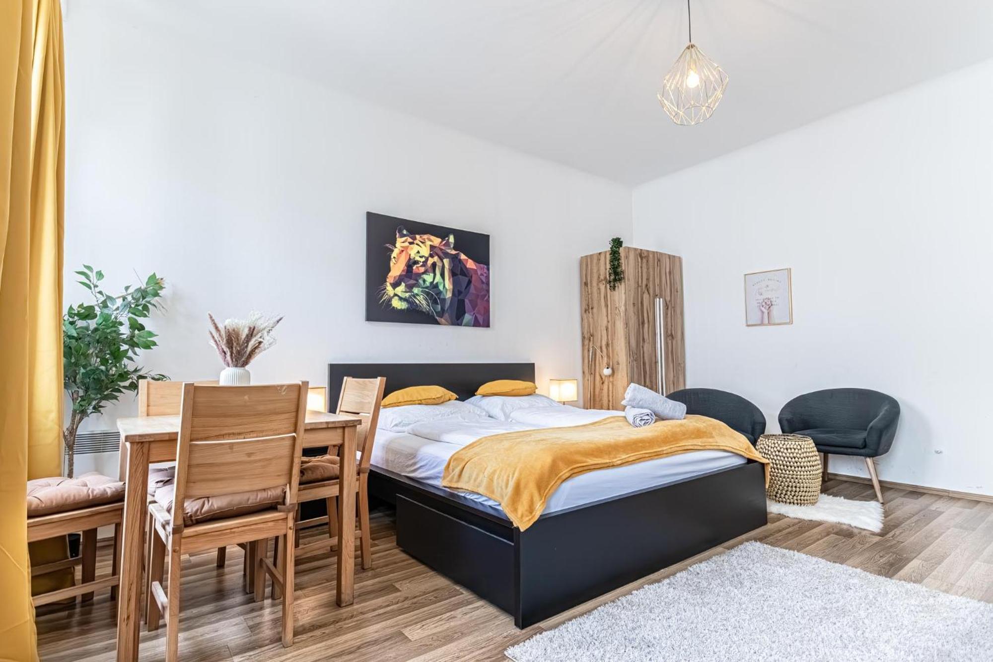Explore Vienna: 1Br Retreat Near Westbahnhof Ngoại thất bức ảnh